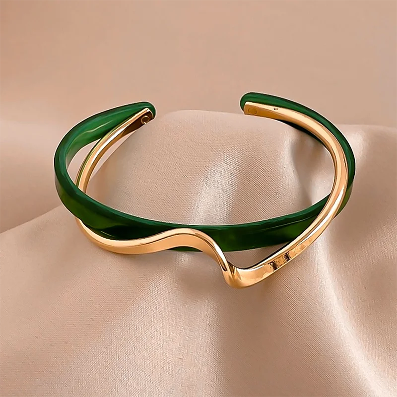 Bend Bracelet