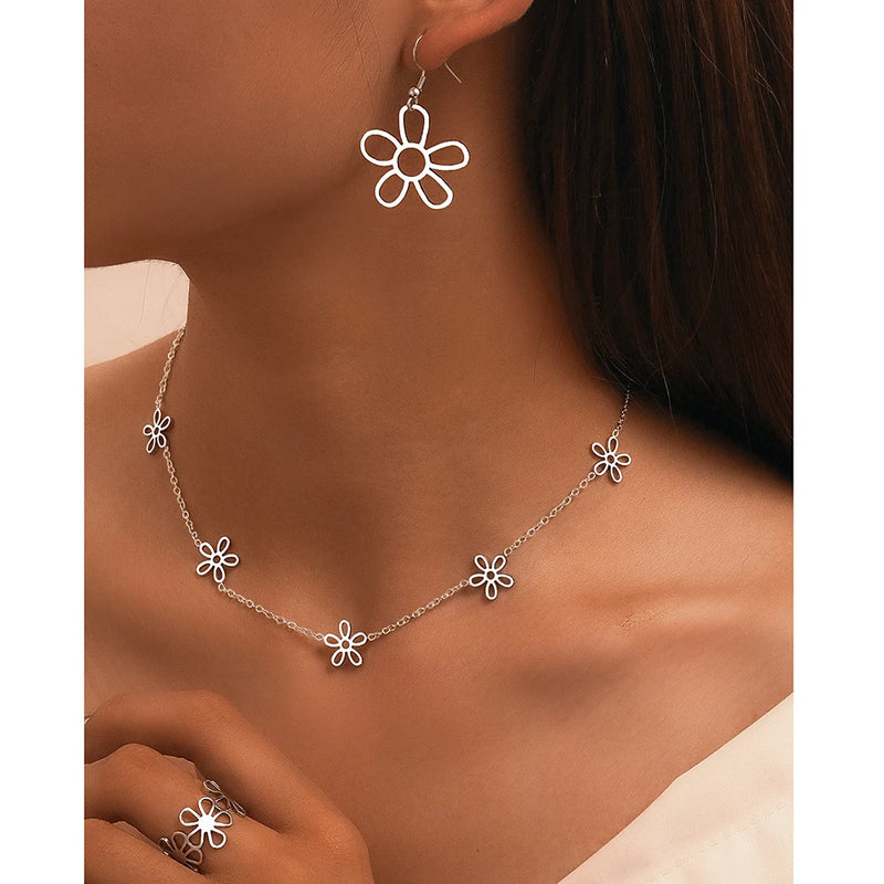 Daisy Necklace and Earrings Set