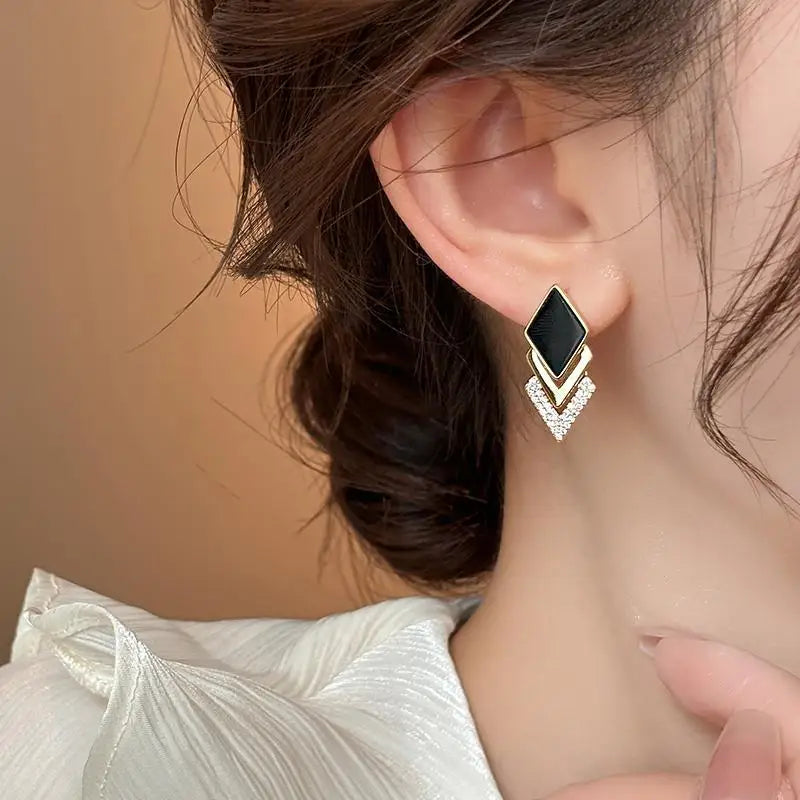 Crystal Black Earrings 