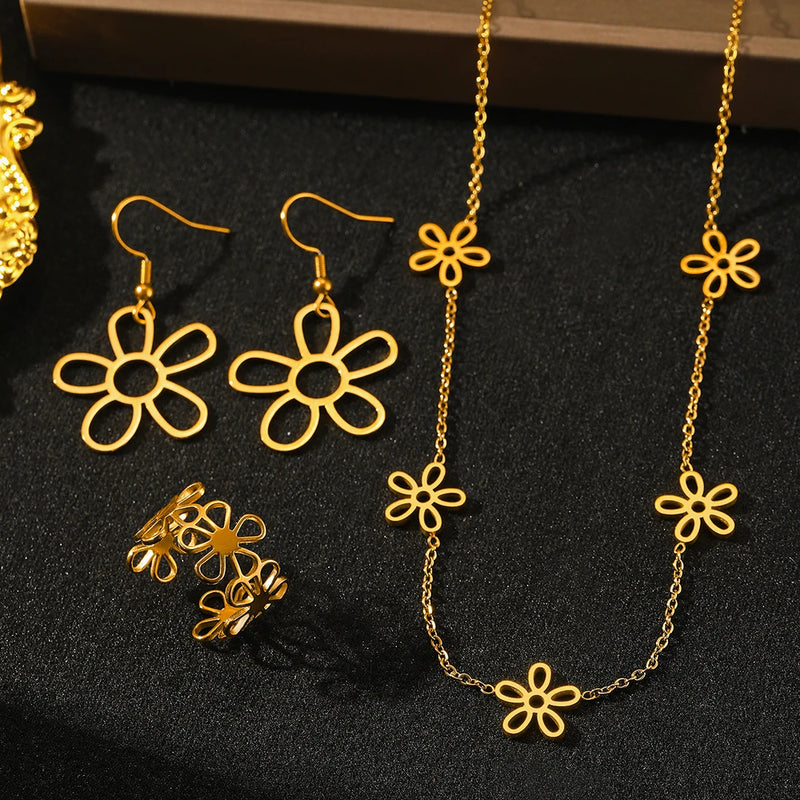 Daisy Necklace and Earrings Set