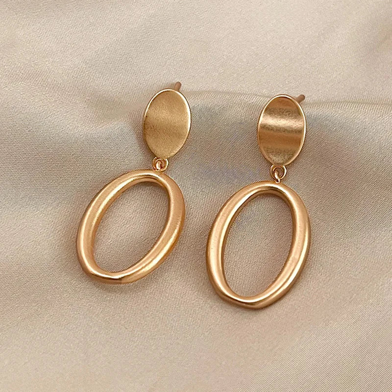 Needle Gold Earring